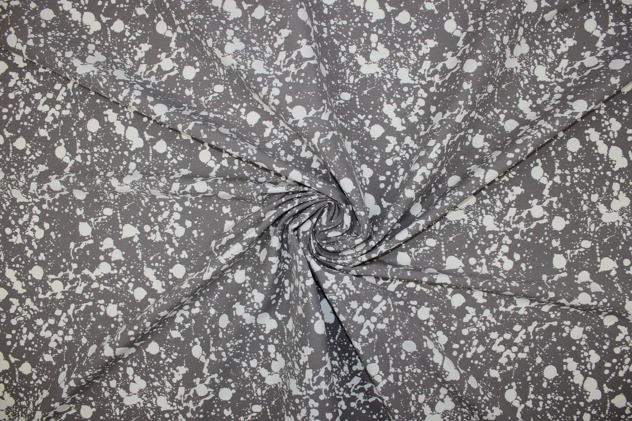 Cream in Pollock's Coffee Stretch Bottom Weight - Off-White on Taupe