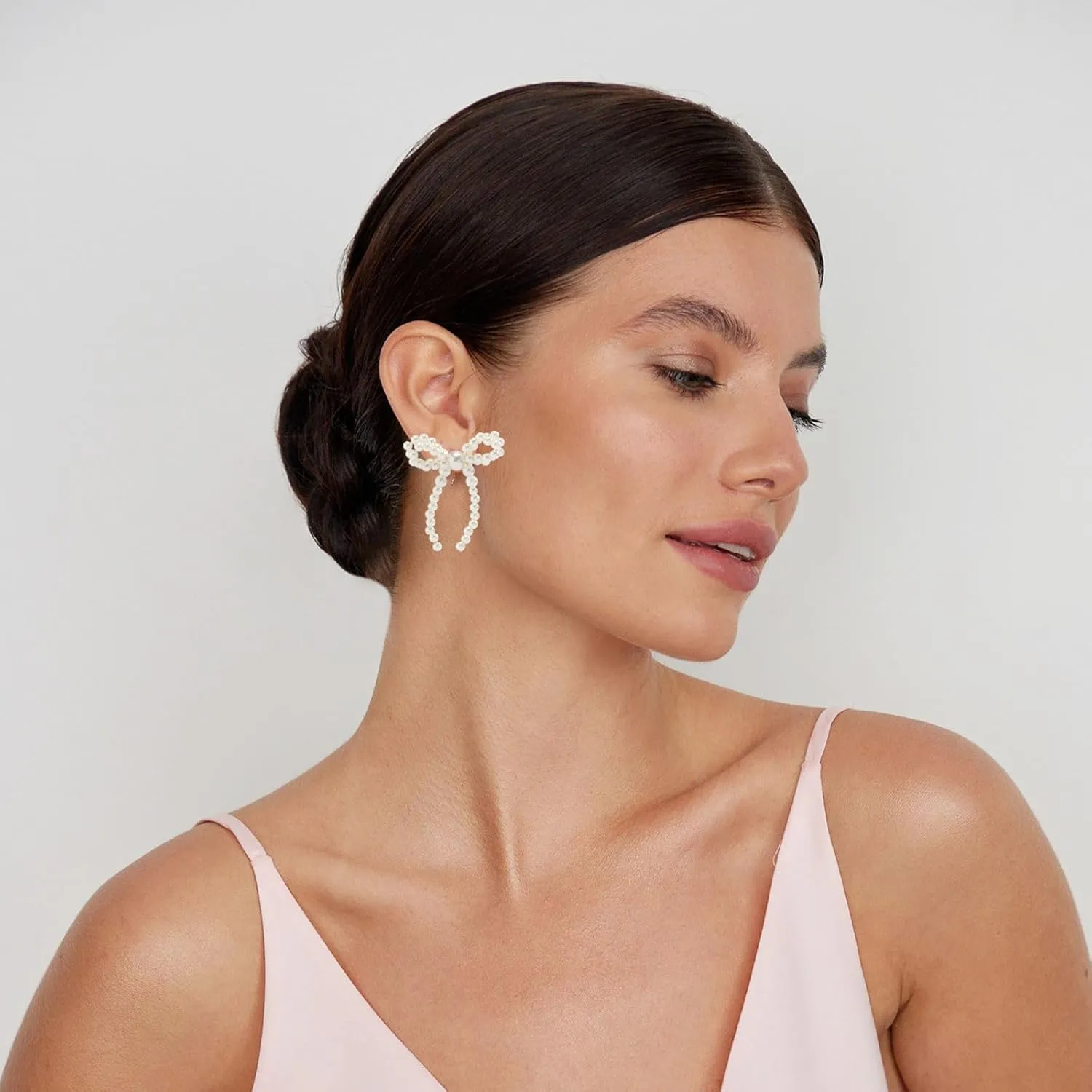 Pearl Bow Earrings for Women Elegant Bow Pearl Earrings Trendy Pearl Bow Knot Stud Earrings Pearl and Bow Earrings White Bow Earrings Wedding Party Prom Earrings Trendy Jewelry Gifts for Her
