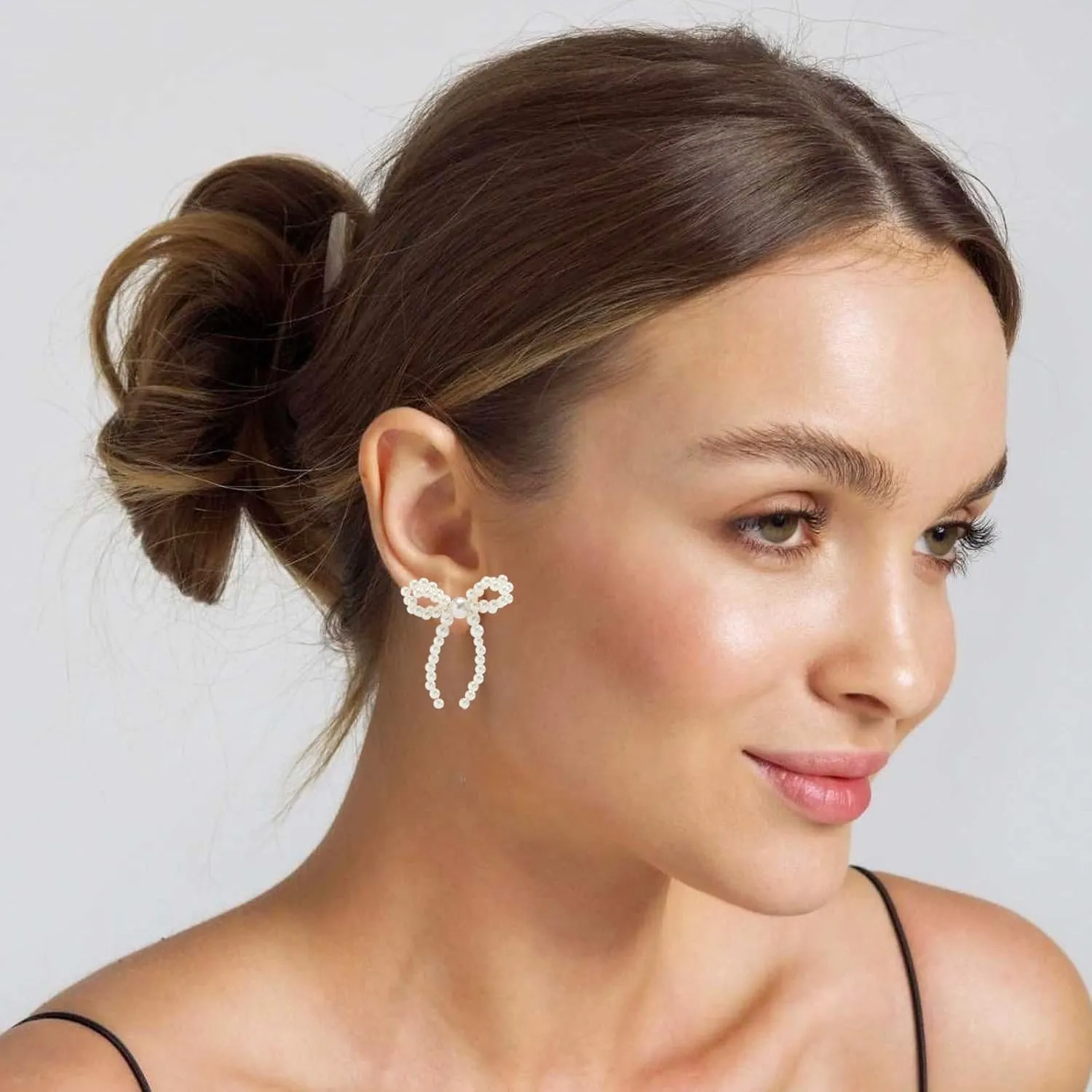 Pearl Bow Earrings for Women Elegant Bow Pearl Earrings Trendy Pearl Bow Knot Stud Earrings Pearl and Bow Earrings White Bow Earrings Wedding Party Prom Earrings Trendy Jewelry Gifts for Her