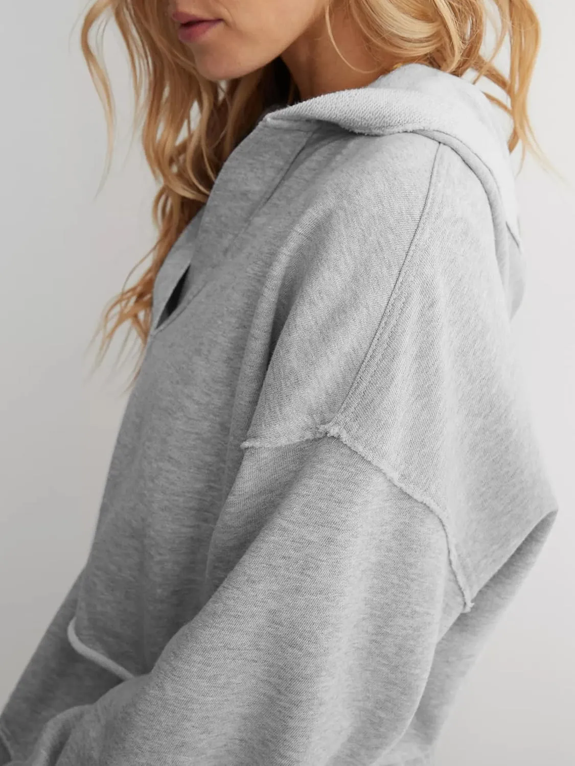 Women's Cropped Pullover Hoodie Long Sleeve Loose Fit Solid Color Y2K Fashion Sweatshirt for Winter and Fall